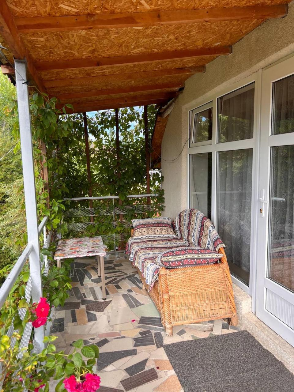 Podsolnukhi Guest House Czołponata Zewnętrze zdjęcie