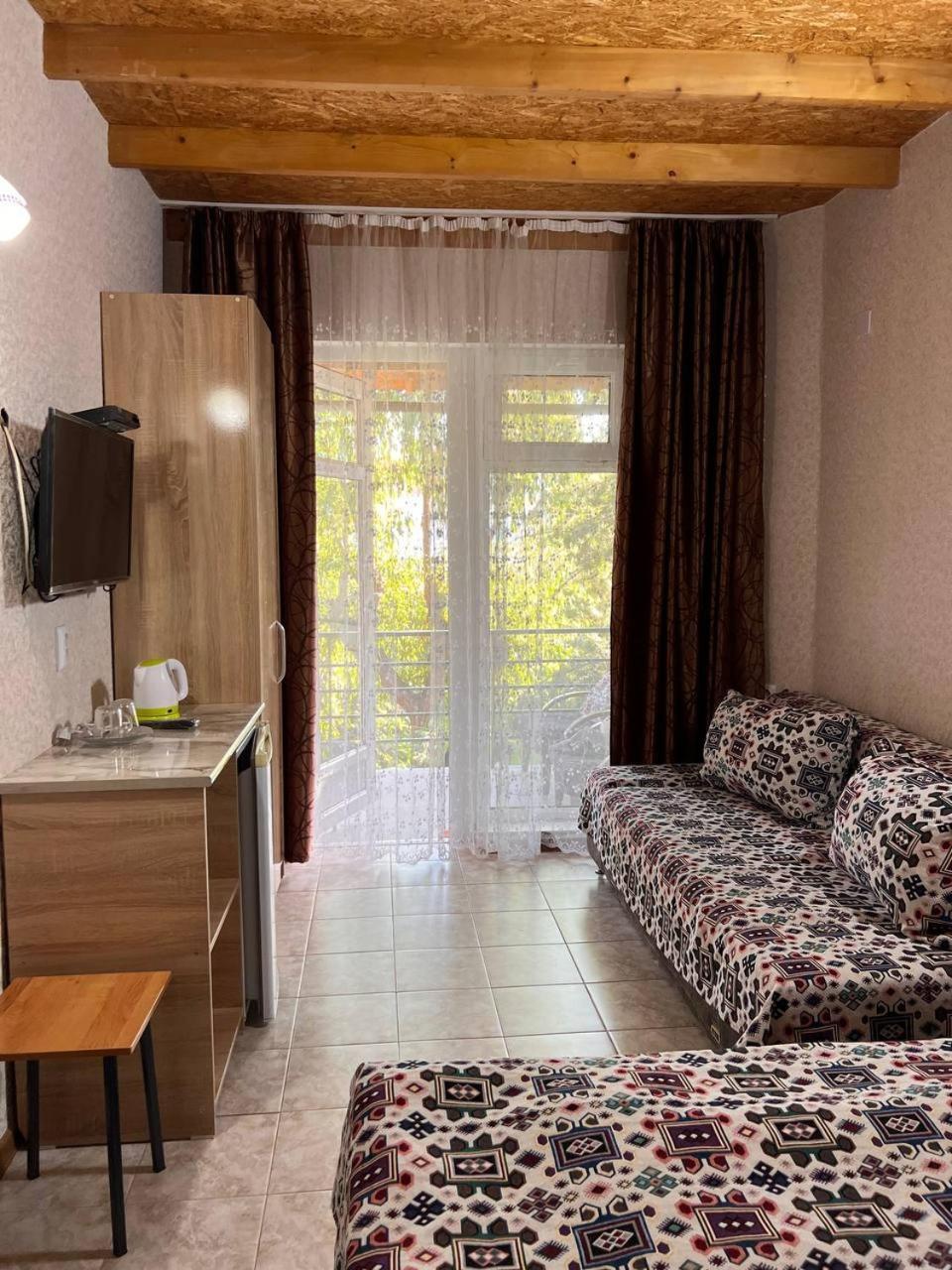 Podsolnukhi Guest House Czołponata Zewnętrze zdjęcie