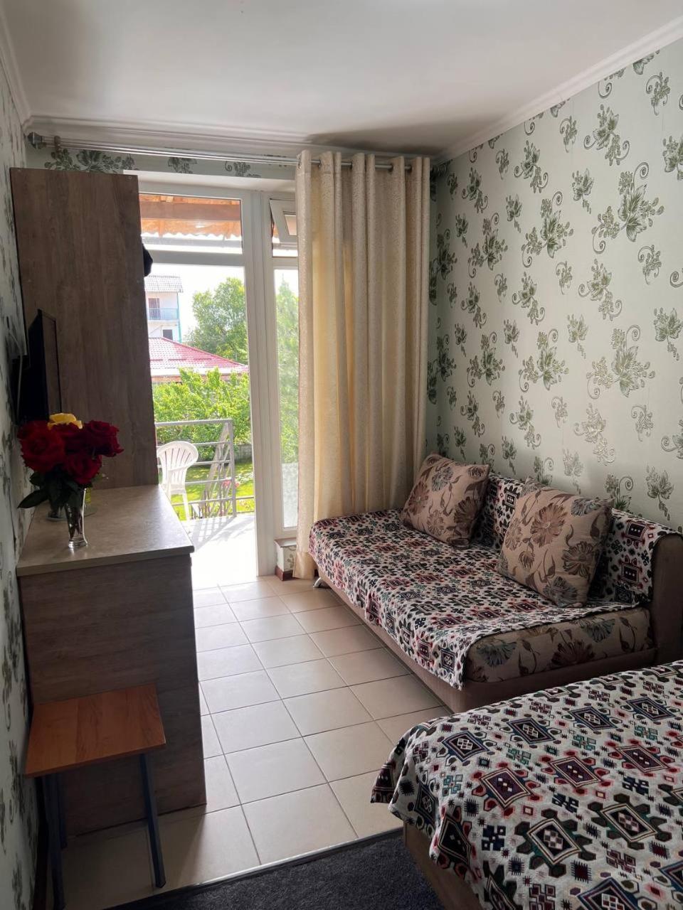 Podsolnukhi Guest House Czołponata Zewnętrze zdjęcie