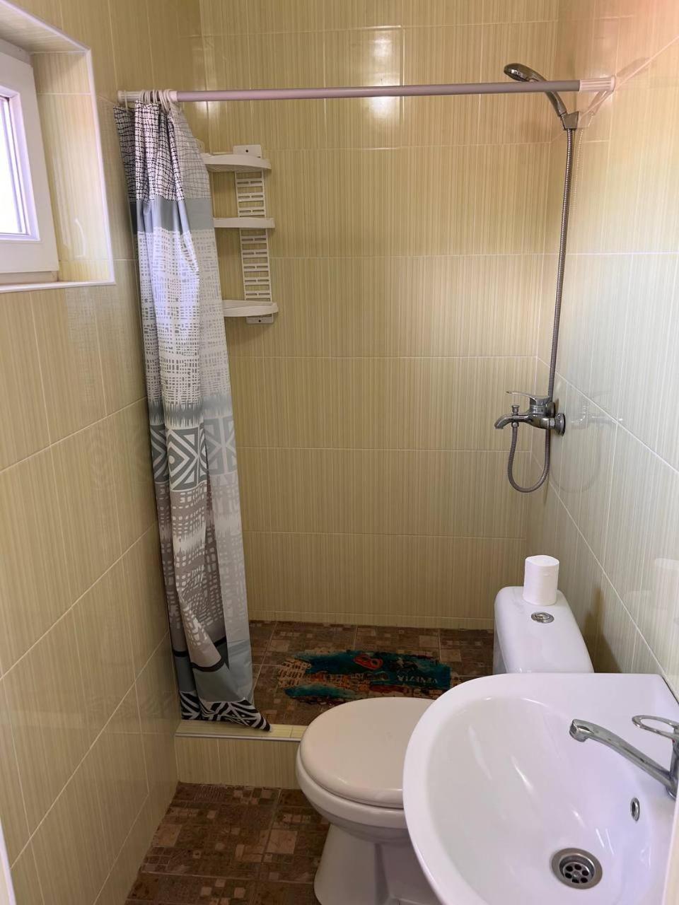 Podsolnukhi Guest House Czołponata Zewnętrze zdjęcie