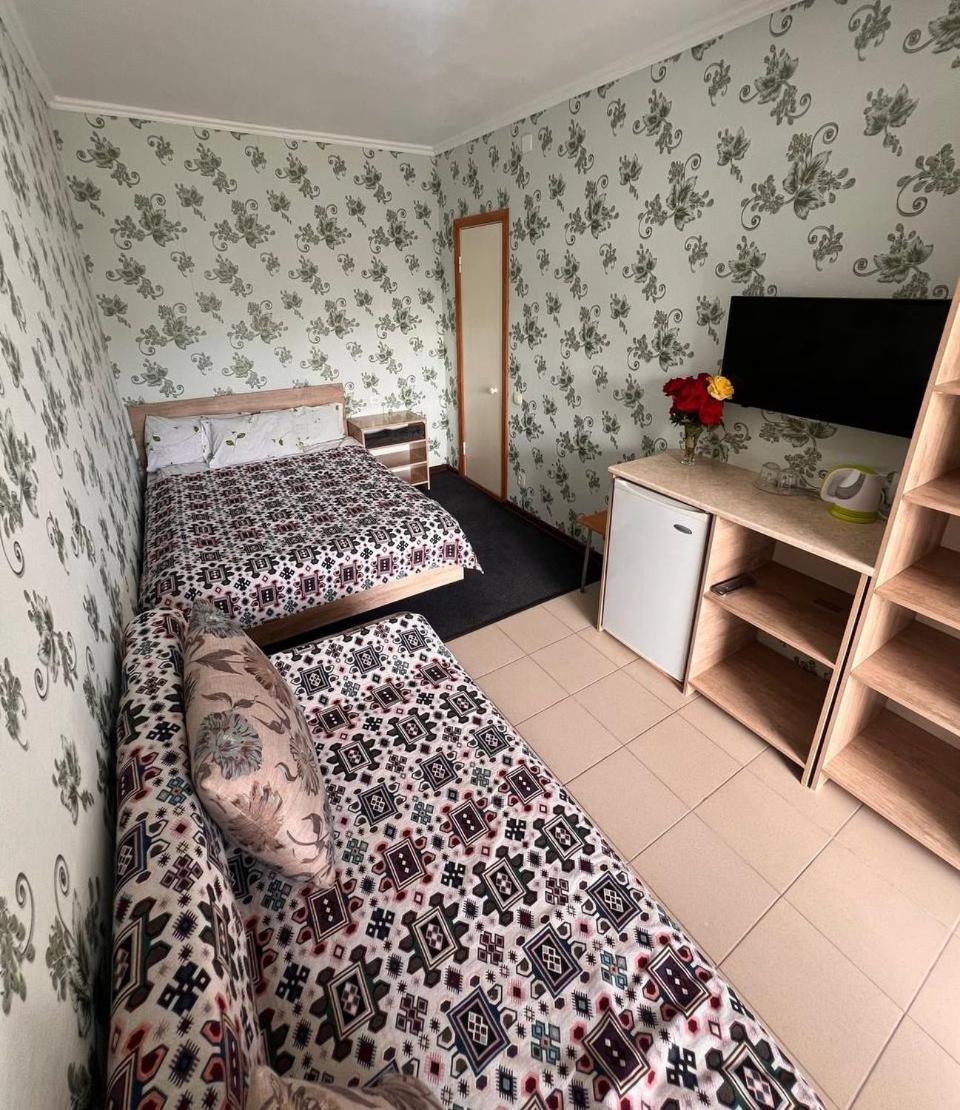 Podsolnukhi Guest House Czołponata Zewnętrze zdjęcie